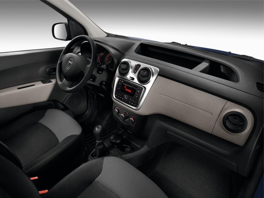 Интерьер Dacia Dokker 2012 года  (фото 12 из 48)